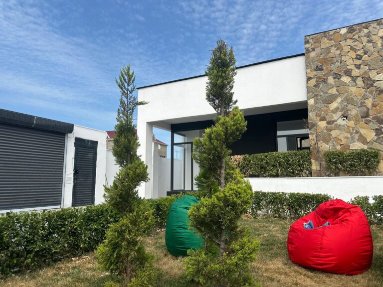 Nardaran - Evlərin Satışı - Nardaranda Sea Breeze yaxın 215.000m bağ evi satılır.