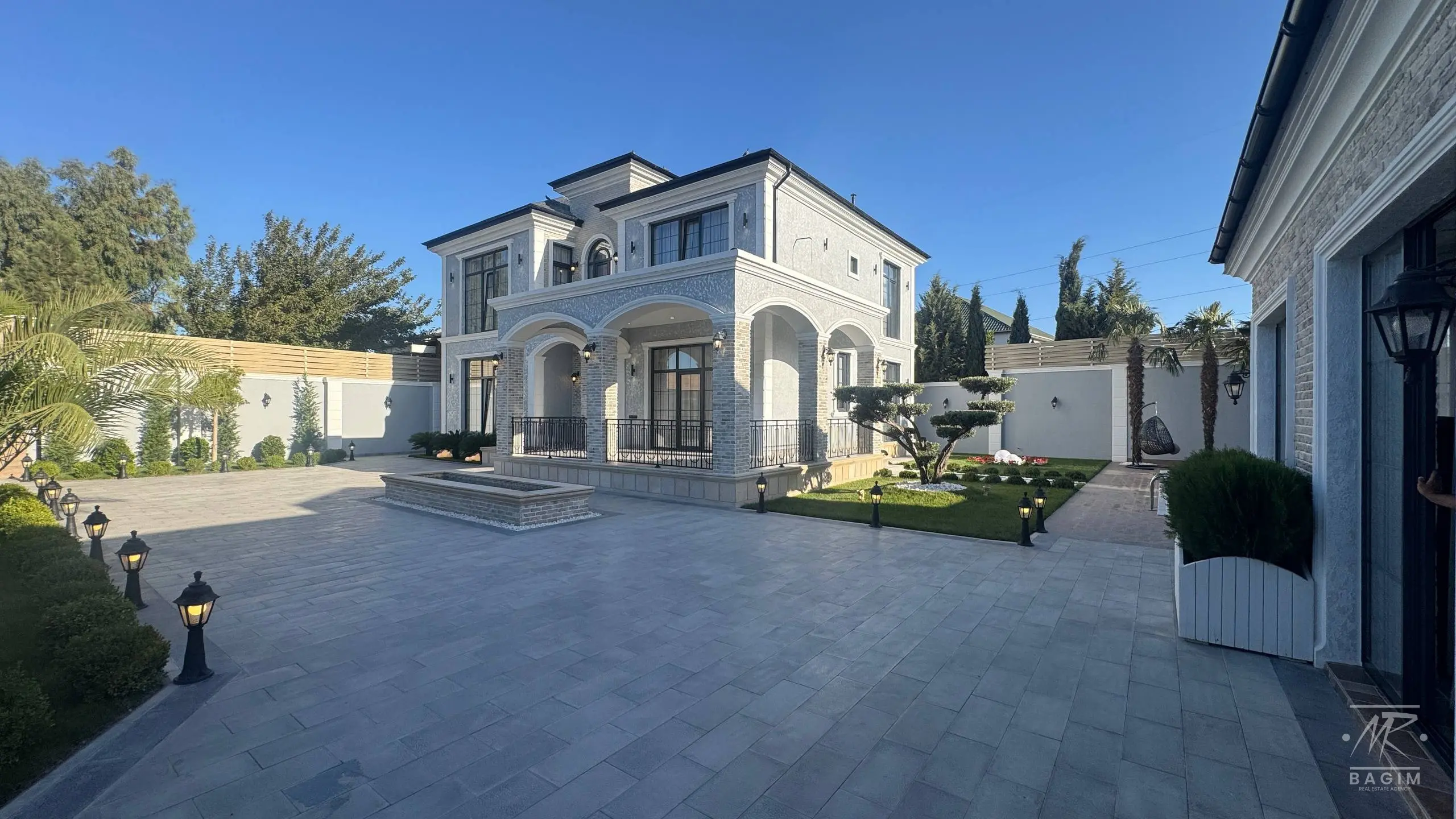 Neoklassik villa – Şüvəlanın elit ərazisində 10 sotda möhtəşəm bağ evi!