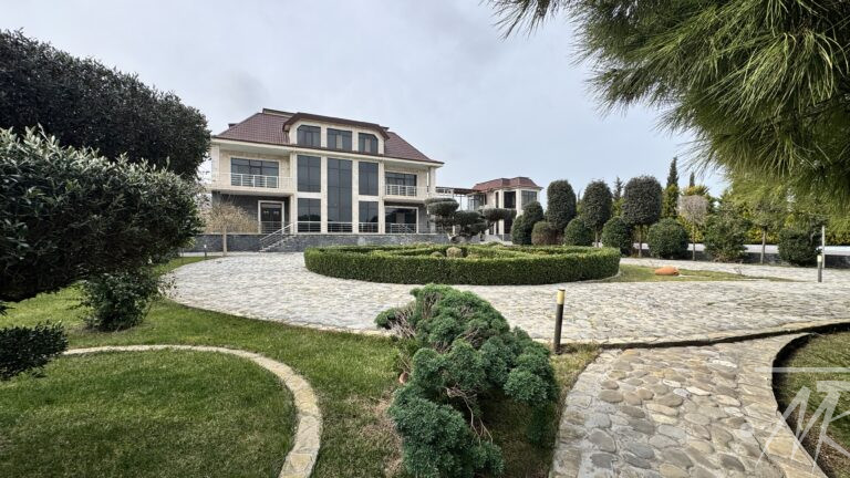 Bilgəh Qəsəbəsi - Evlərin Satışı - Bilgəhdə 50 sotda tam eshyali SUPER LÜKS Villa Kompleksi Satılır