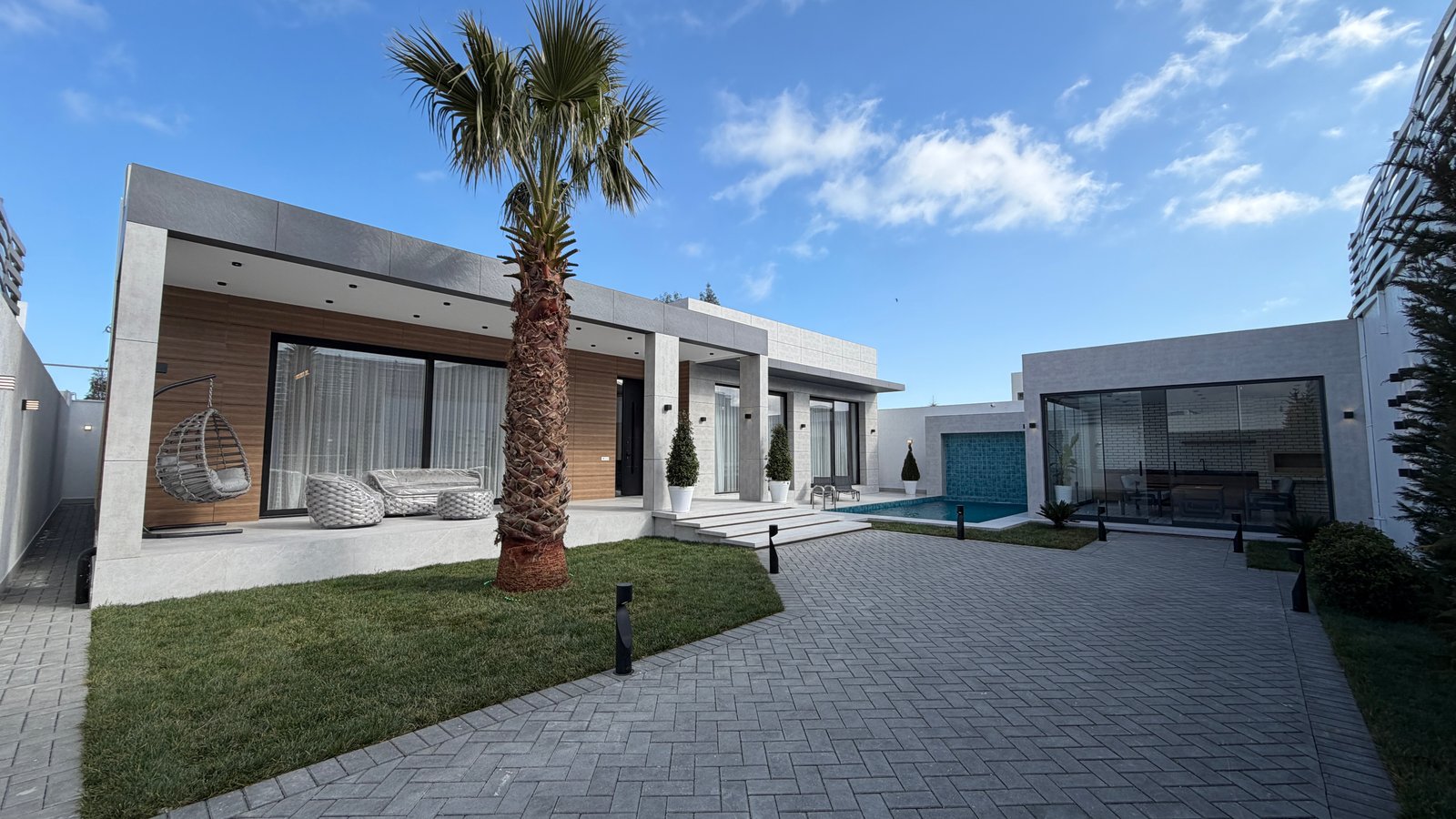 Merdekanda 6 sotda Super Temirli Bag Evi satilir