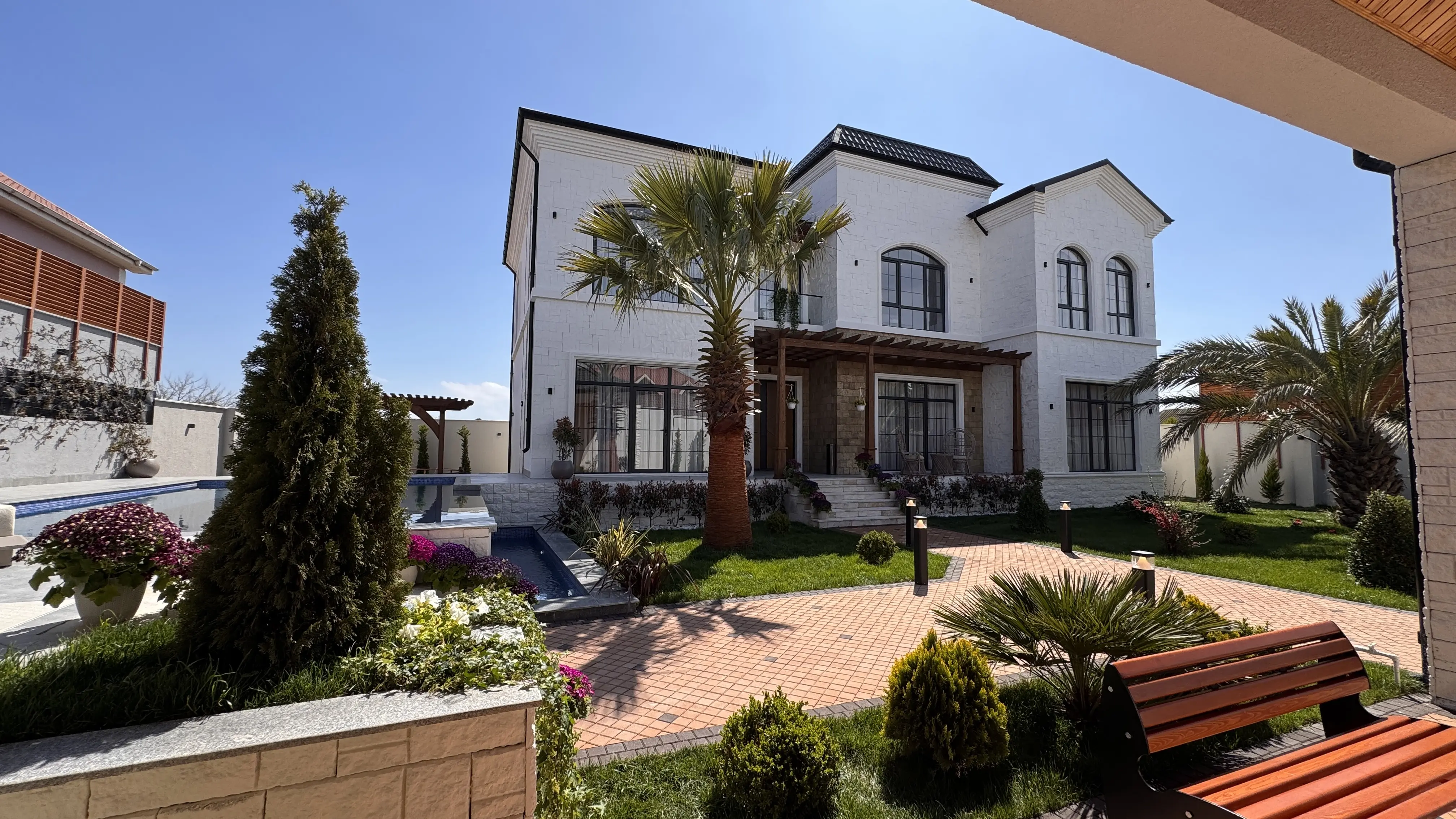 Merdekanda 10 sotda Super Gozel Villa Satilir