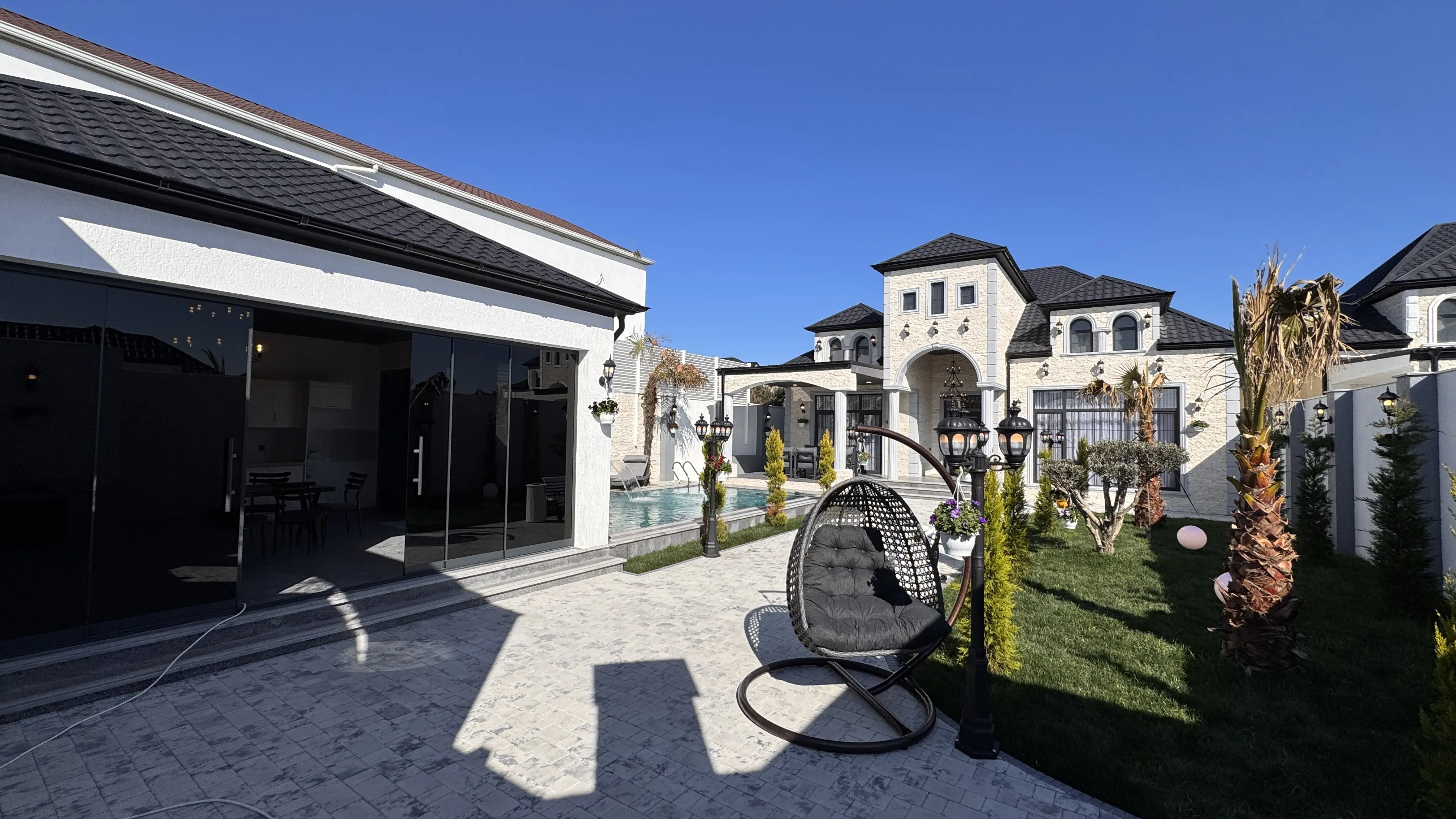 Merdekanda 6 sotda yeni super NeoClassic Villa satilir