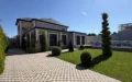Merdekanda 7.25 sotda gozel Neoklassik Villa Satilir