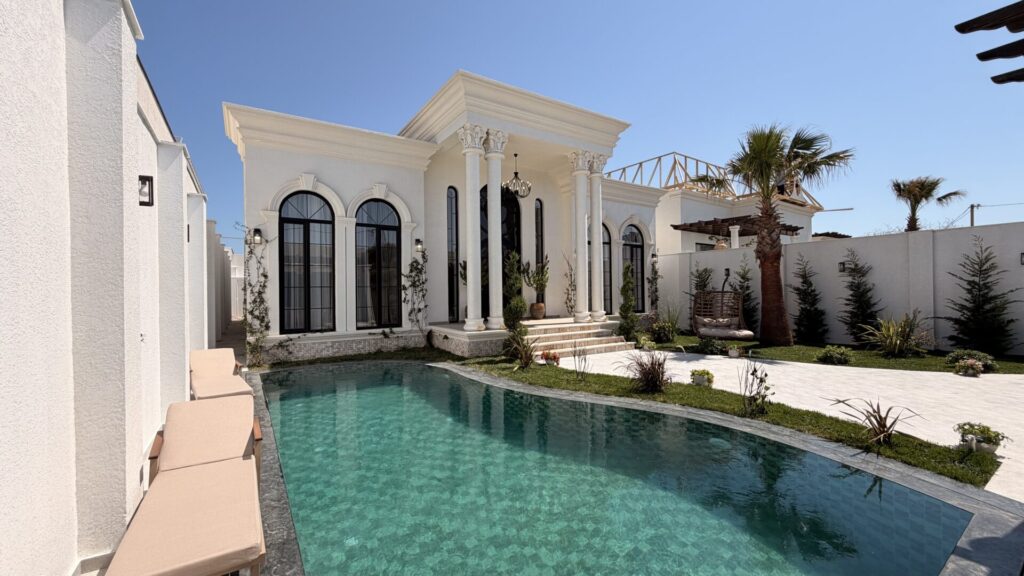 Merdekanda 6 sotda Yeni Neoklassik Villa Satilir