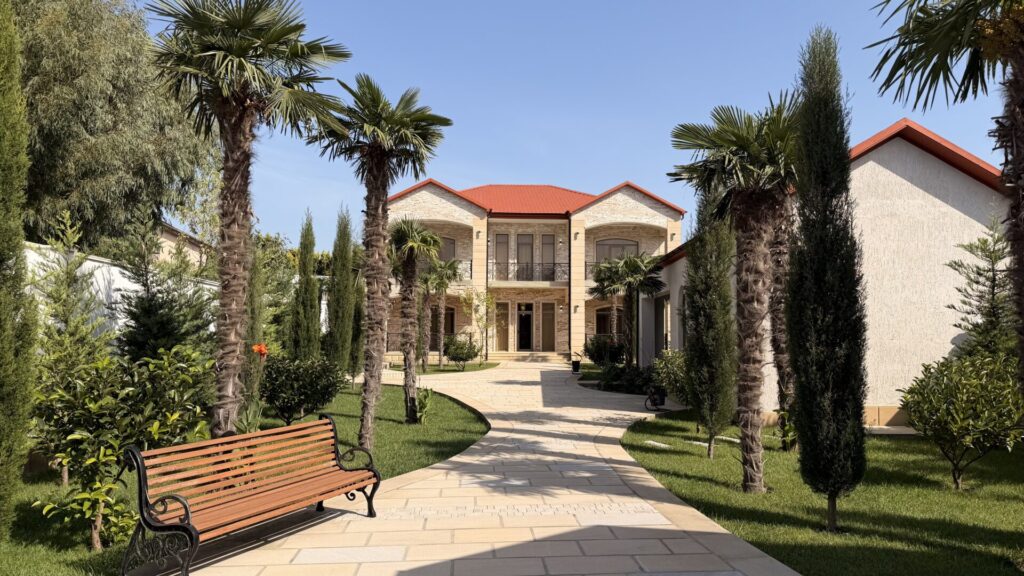 Merdekanda 16 sotda prestijli erazide neoklassik villa satilir