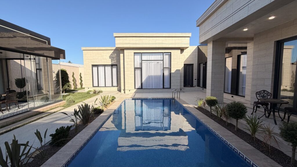 Shuvelanda 6.5 sotda yeni modern eshyali villa satilir